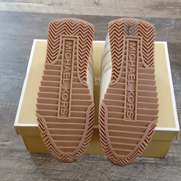 Michael Kors Women's Sneakers-NEW - Picture 3 of 3